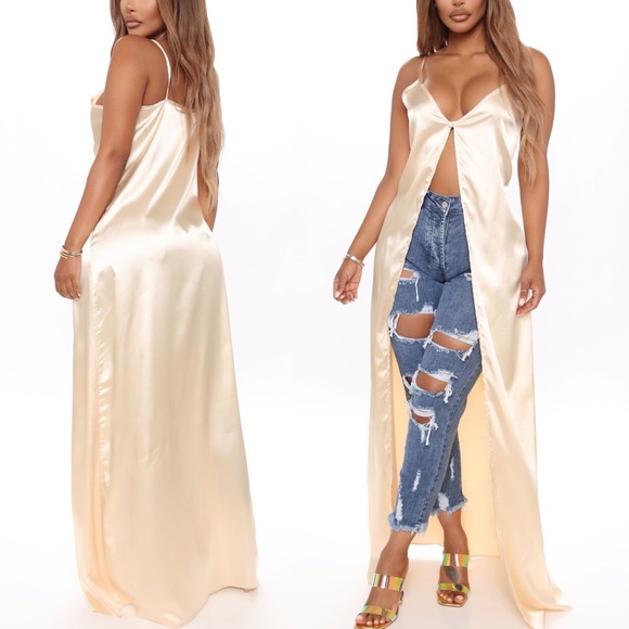 Fashion Nova Tops - Fashion nova slit through it buttoned cami top